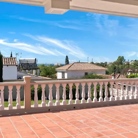 Spacious And Comfortable Chalet Hébergement de vacances Marbellac